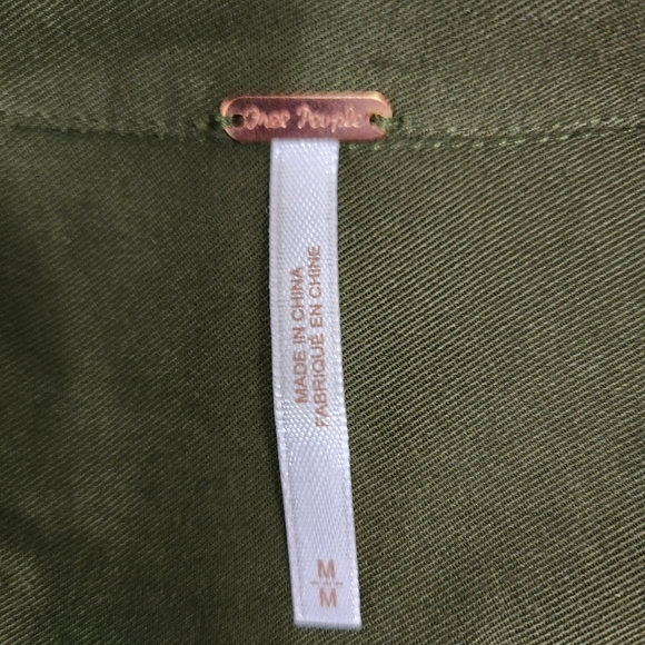 Free People Welcome to the Jungle Animal Print Buttonfront Blouse-Size M - Picture 9 of 13